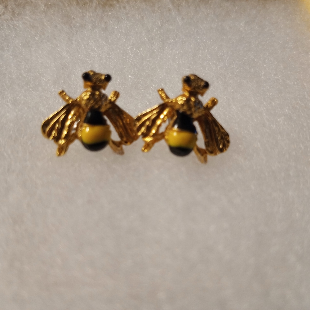 CUTE CUTE BUMBLE BEE EARRINGS